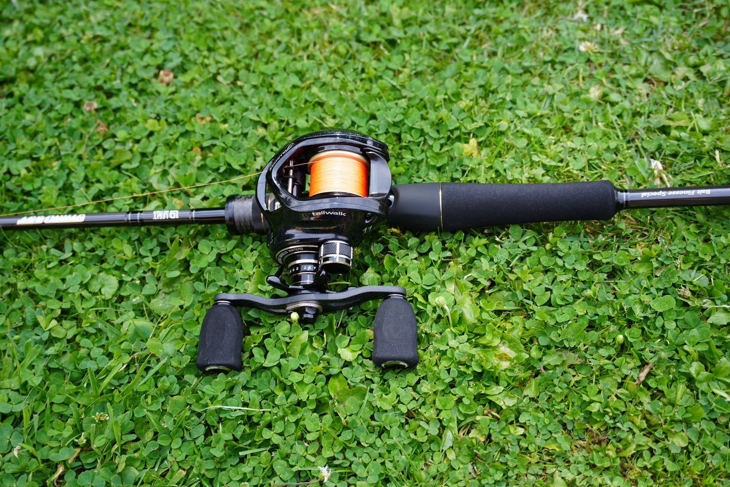Legit Design Stand Out SOC66L+ 
